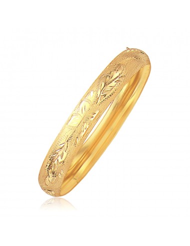 Classic Floral Carved Bangle in 14k Yellow Gold (10.0mm) brillant des détails fins