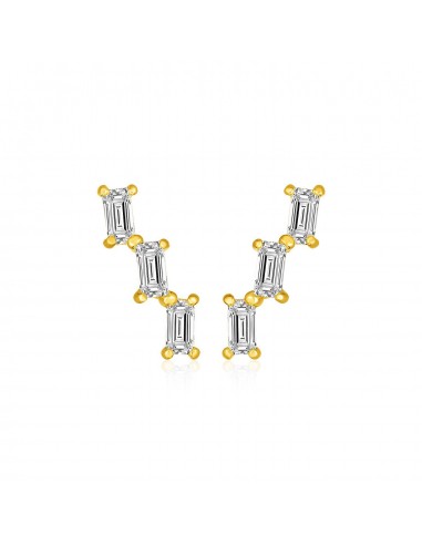 14k Yellow Gold Climber Post Earrings with Baguette Cubic Zirconias est présent 